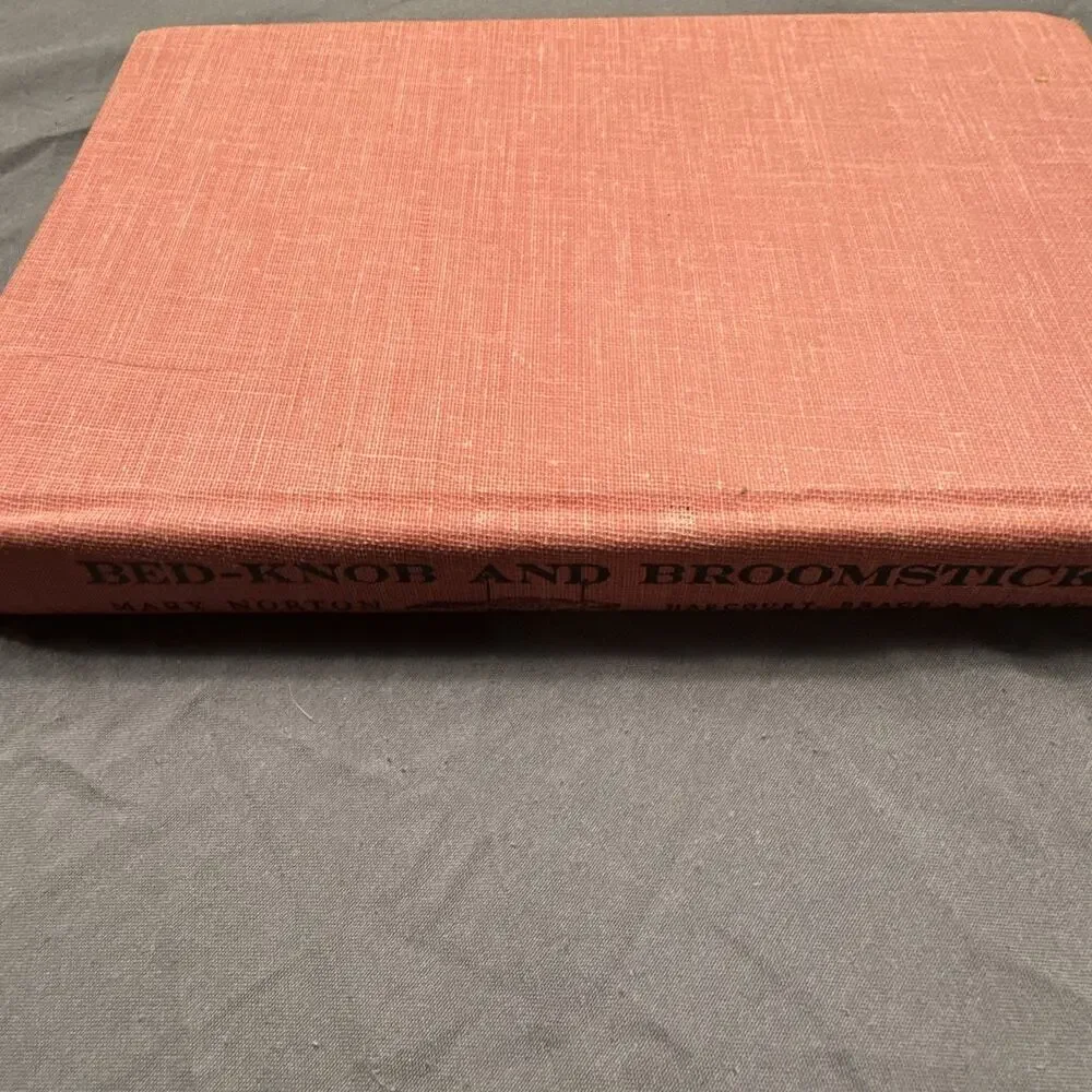 Bed Knob And Broomsticks By Mary Norton (Hardcover)